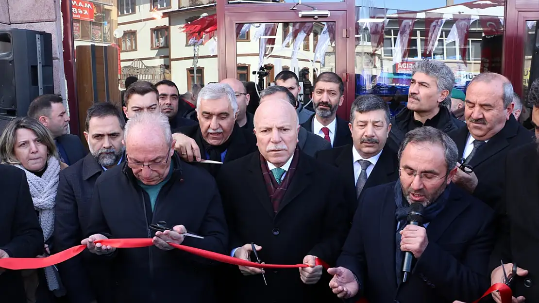 Erzurum Büyükşehir Belediyesi 'Halk Pazarı'nı hizmete açtı