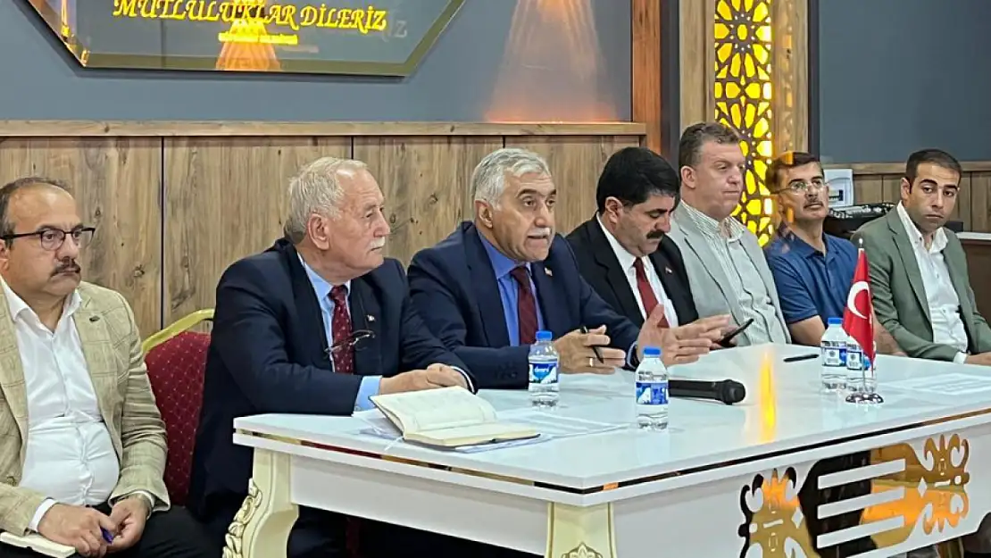 Erzurum Büyükşehir Belediyesi, Köprüköy'de Muhtarlarla Buluştu