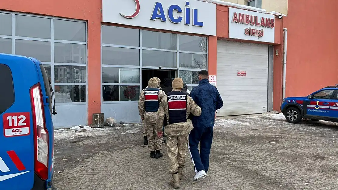 Erzurum'da 11 düzensiz göçmen ve 9 insan kaçakçısı yakalandı