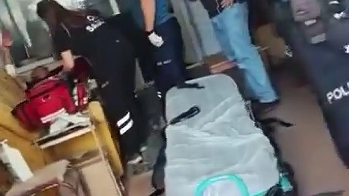 Erzurum'da 16 yaşındaki genç, ev sahibini bıçakladıktan sonra sosyal medyadan ihbar etti!