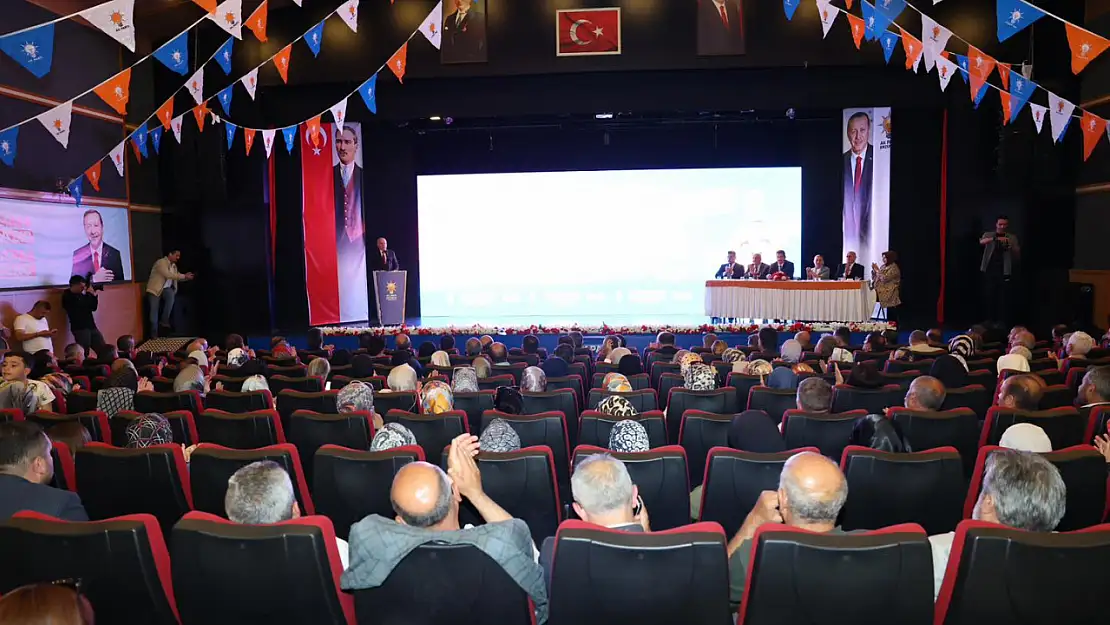 Erzurum'da AK Parti'den Ortak Akıl Toplantısı ile Gelecek Hedefleri Belirlendi