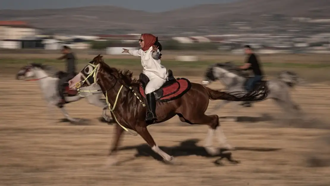 Erzurum'da Atlı Safari: Doğayla Buluşup Stres Atma Fırsatı!