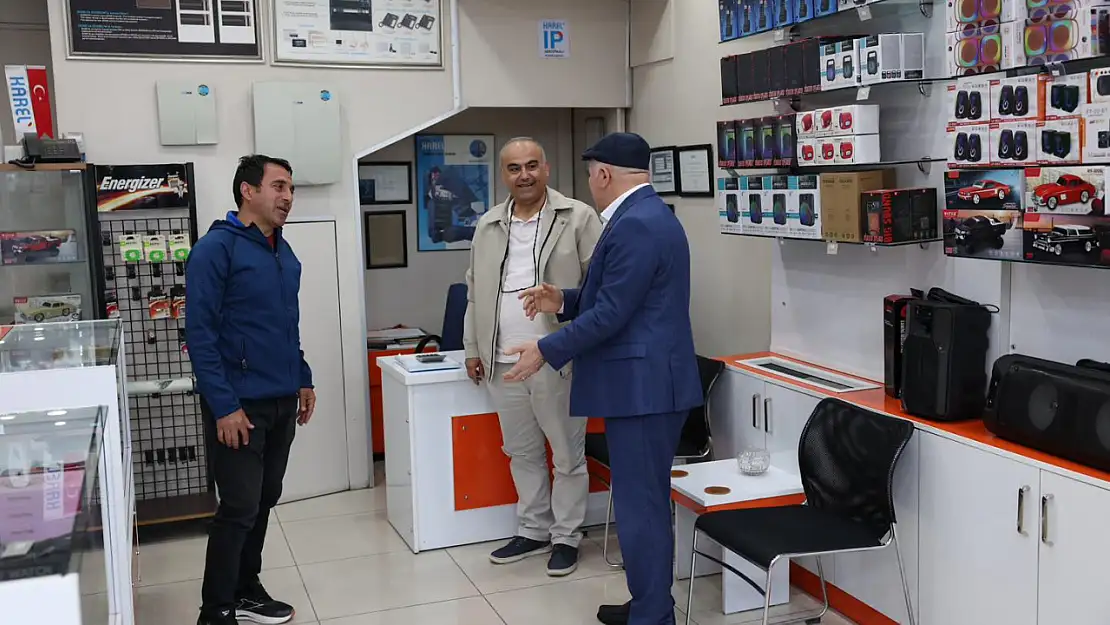 Erzurum'da Belediye Başkanı, Esnaf ve Vatandaşlarla Dayanışma Buluşmaları Düzenledi