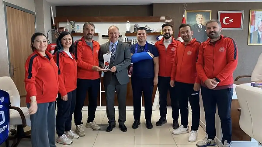 Erzurum'da Buz Hokeyi İçin Yeni Adımlar: Değerlendirme Toplantısı Gerçekleştirildi