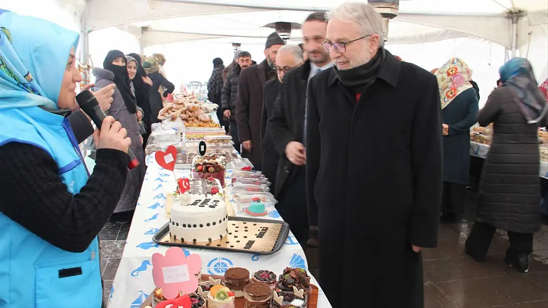 Erzurum'da depremzedelere destek için 'hayır çarşısı' kuruldu