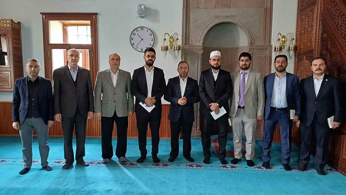 Erzurum'da Etkili Hutbe Yarışması'nda Abdülkadir Demirci ilçe birincisi oldu!