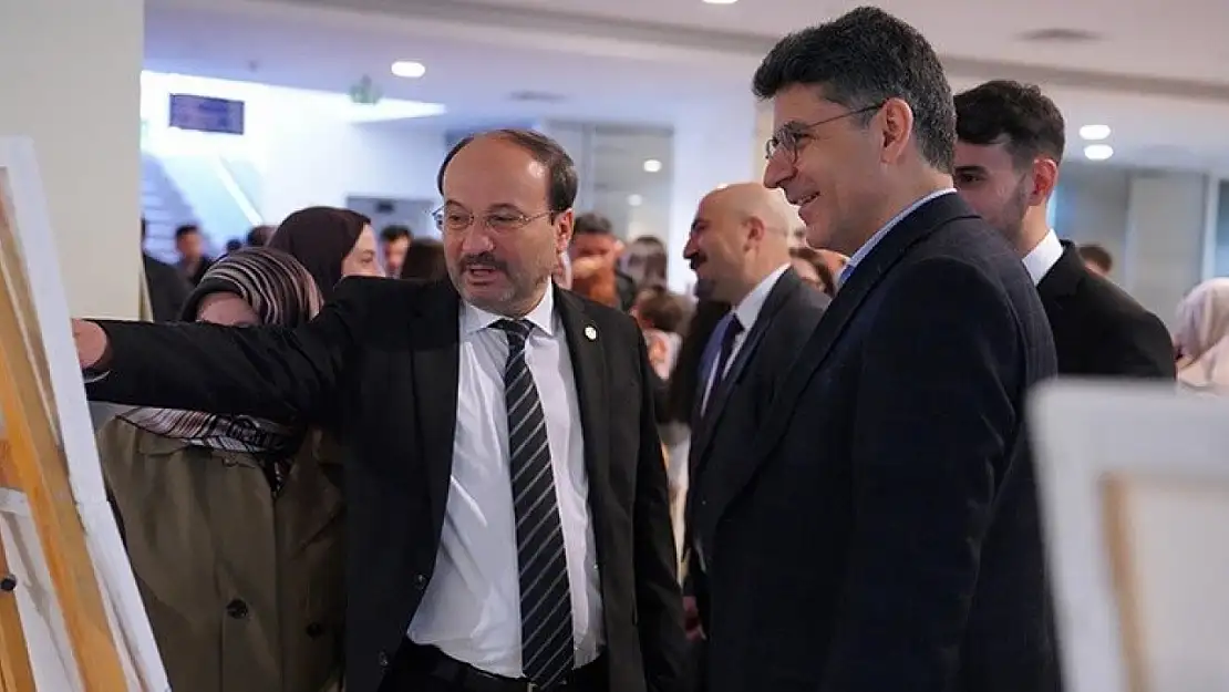 Erzurum'da 'Geleceğin Işığı: Çocuk ve Ergen' temalı Psikoloji Zirvesi başladı