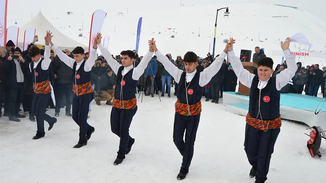 Erzurum'da 'Gelenekten Geleceğe Kış Oyunları Festivali' düzenlendi