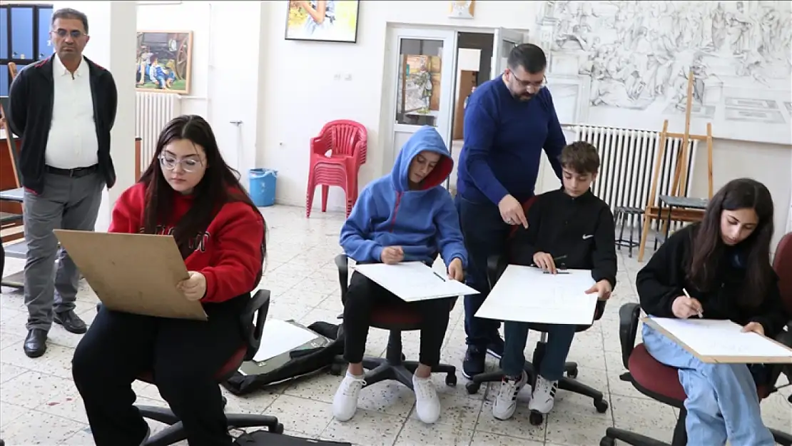 Erzurum'da Gönüllü Öğretmenler Hafta Sonlarını Öğrencilerle Paylaşıyor