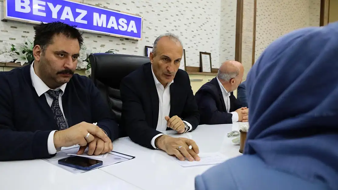 Erzurum'da Halk Günü etkinliği ile vatandaşların sorunları dinlendi, gelecek için öneriler toplandı