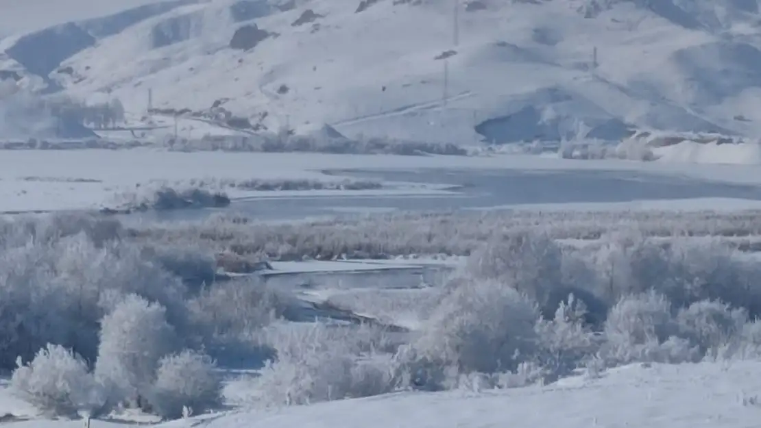 Erzurum'da HES Göleti buz tuttu