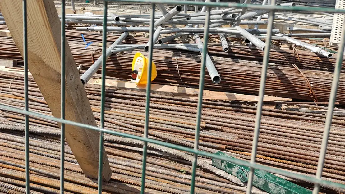 Erzurum'da inşaatın 3. katından düşen işçi öldü