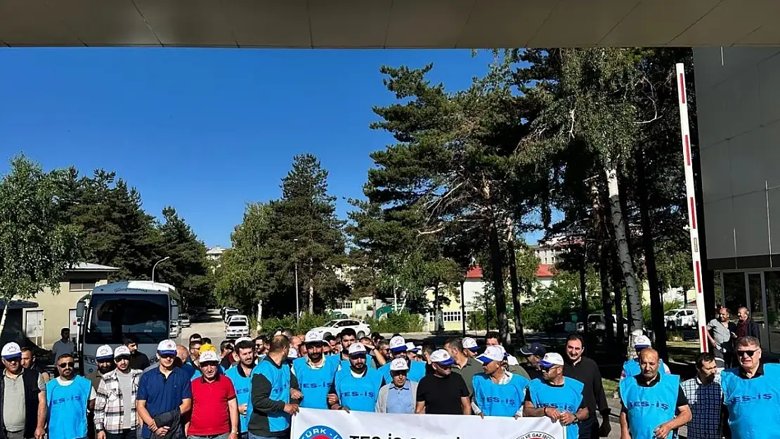 Erzurum'da Kamu İşçileri Büyük Eylem Gerçekleştirdi