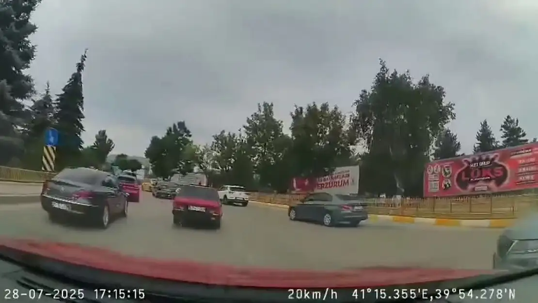 Erzurum'da Modifiye Araçlar Üzerine Sert Denetim: 12 Araç Trafikten Men Edildi