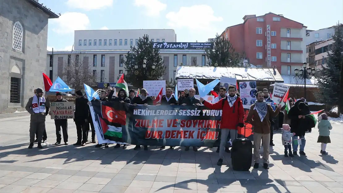 Erzurum'da sağlık çalışanları Ramazan ayının ilk gününde Gazze için yürüdü