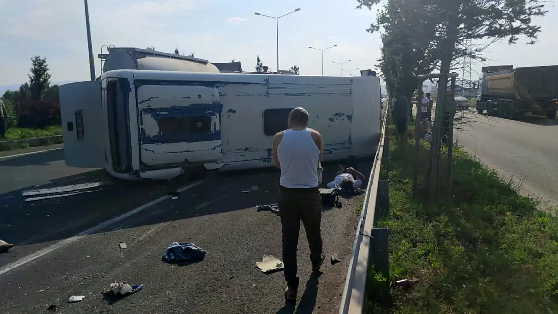 Erzurum'da Servis Aracı Devrildi: 6 Yaralı