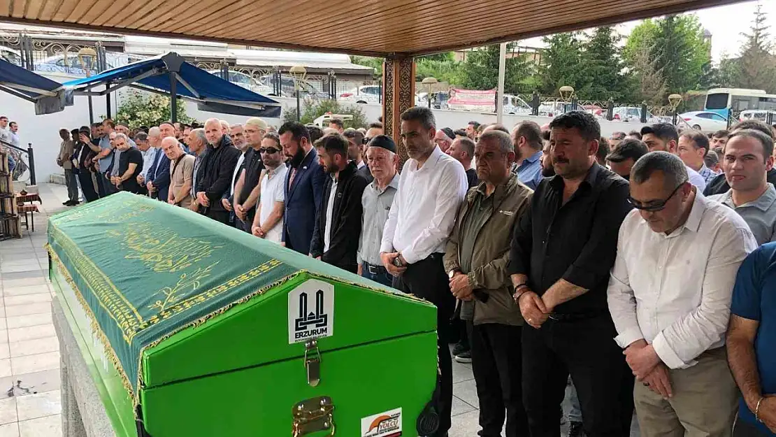 Erzurum'da sevilen gazeteci Aslan Çoşğun hayatını kaybetti, cenazesi defnedildi