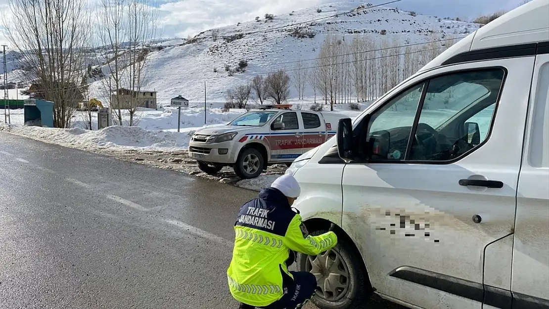 Erzurum'da sıkı trafik denetimi: 106 araç trafikten men