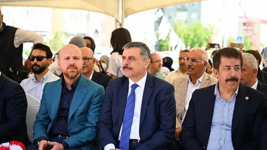 Erzurum'da Toplu Açılış Töreni: Halk Pazarı, Bilgi Evi ve Park Hizmete Açıldı