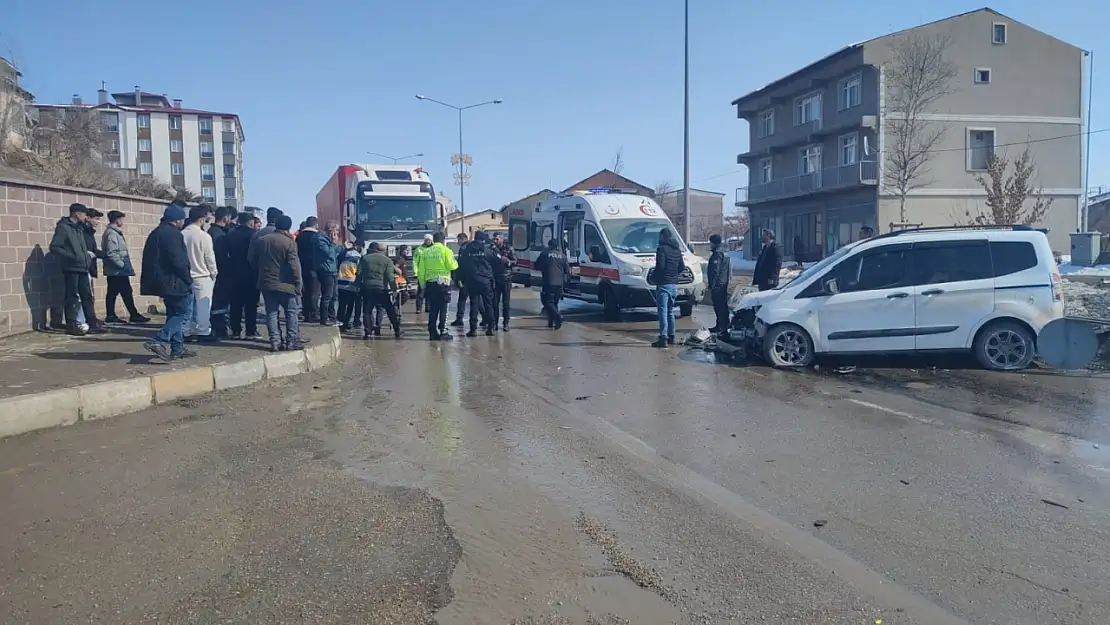 Erzurum'da trafik kazası: 2 yaralı