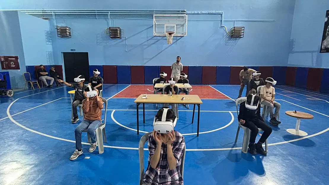 Erzurum'da VR ile Teknoloji Keşfi Çat'ta Devam Ediyor
