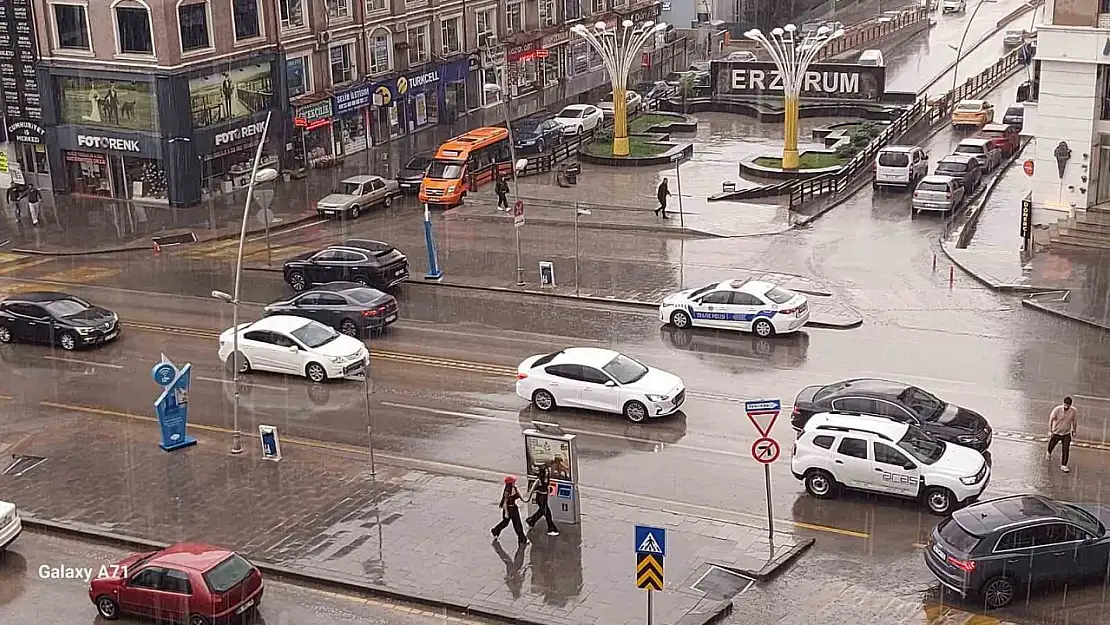 Erzurum'da Yağmurla Birlikte Hava Sıcaklığı Normallerin Üstünde Seyrediyor