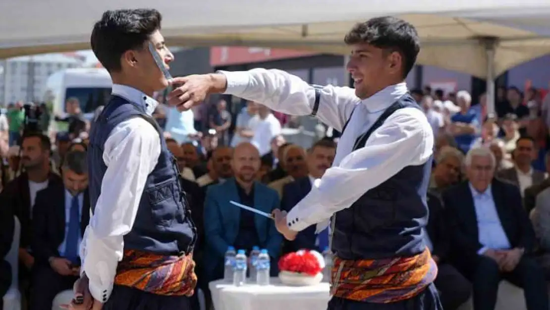 Erzurum'da Yeni Halk Pazarı Görücüye Çıktı