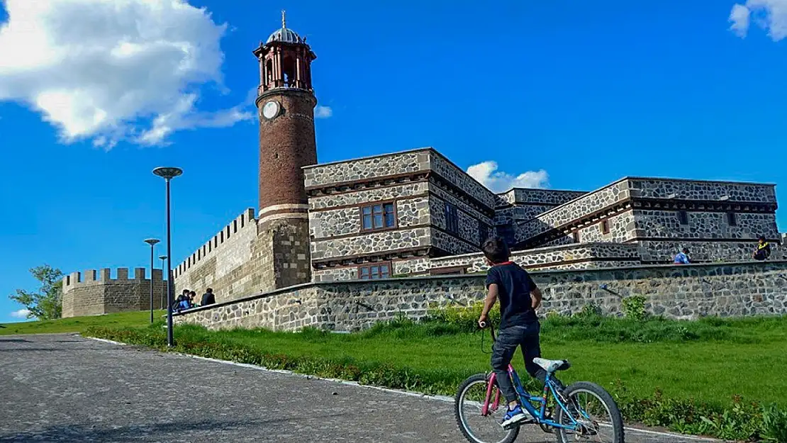 Erzurum'da yüksek sıcaklık ve düşük nem uyarısı, orman yangını riski arttı!