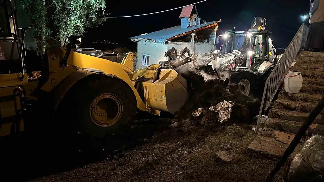 Erzurum'daki yangın hızlıca kontrol altına alındı, ekipler 24 saat görev başında!