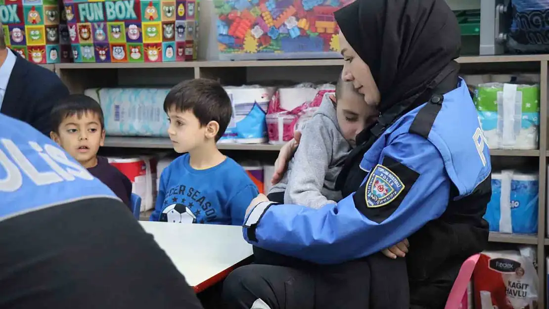 Erzurum polisi 4871 öğrenciye dokundu