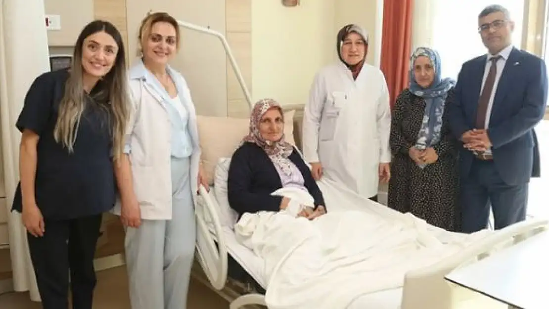Erzurum Şehir Hastanesi'nde Servis Ziyaretleri Devam Ediyor