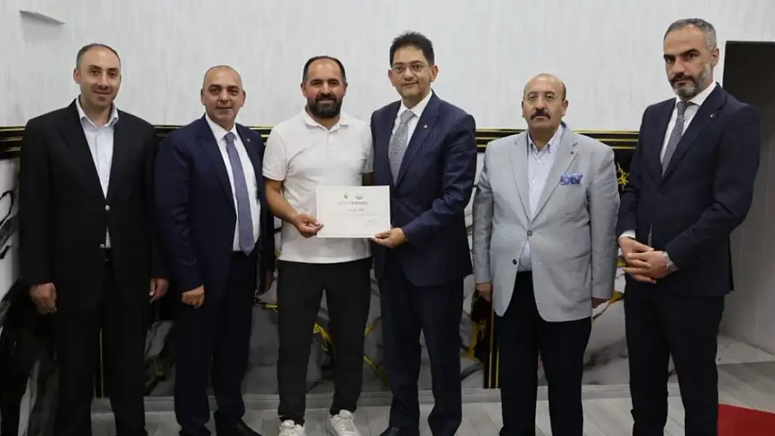 Erzurum Ticaret Borsası'ndan Çat İlçesi Üyelerine Vefa Ziyareti ve Takdirname Sunumu