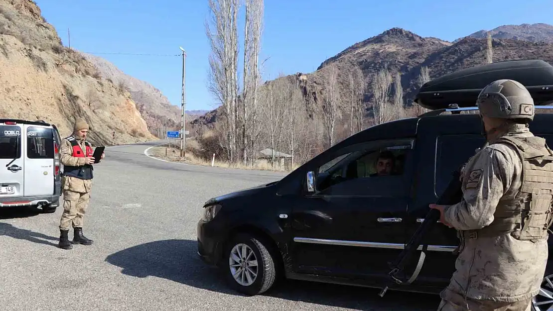 Erzurum'un ilçelerinde Jandarma denetimleri sıkılaştırdı