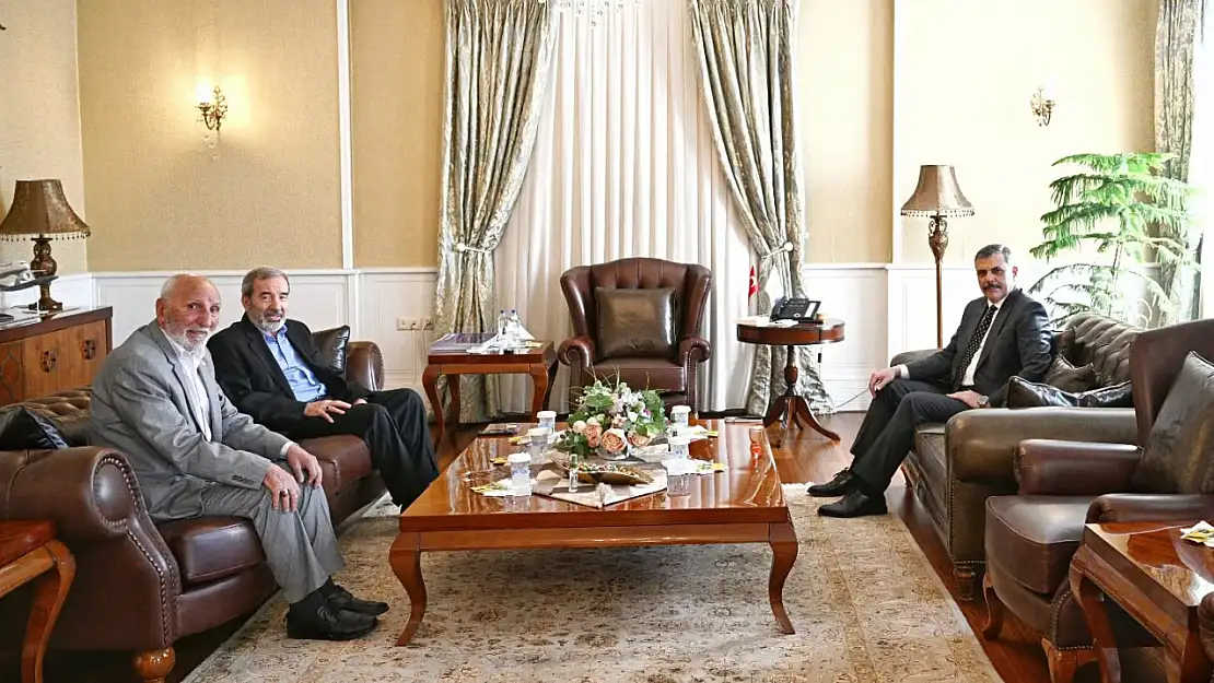 Erzurum Valiliğinde Lütfü Esengün ve Fahrettin Kukaracı'dan Vali Çiftçi'ye Ziyaret