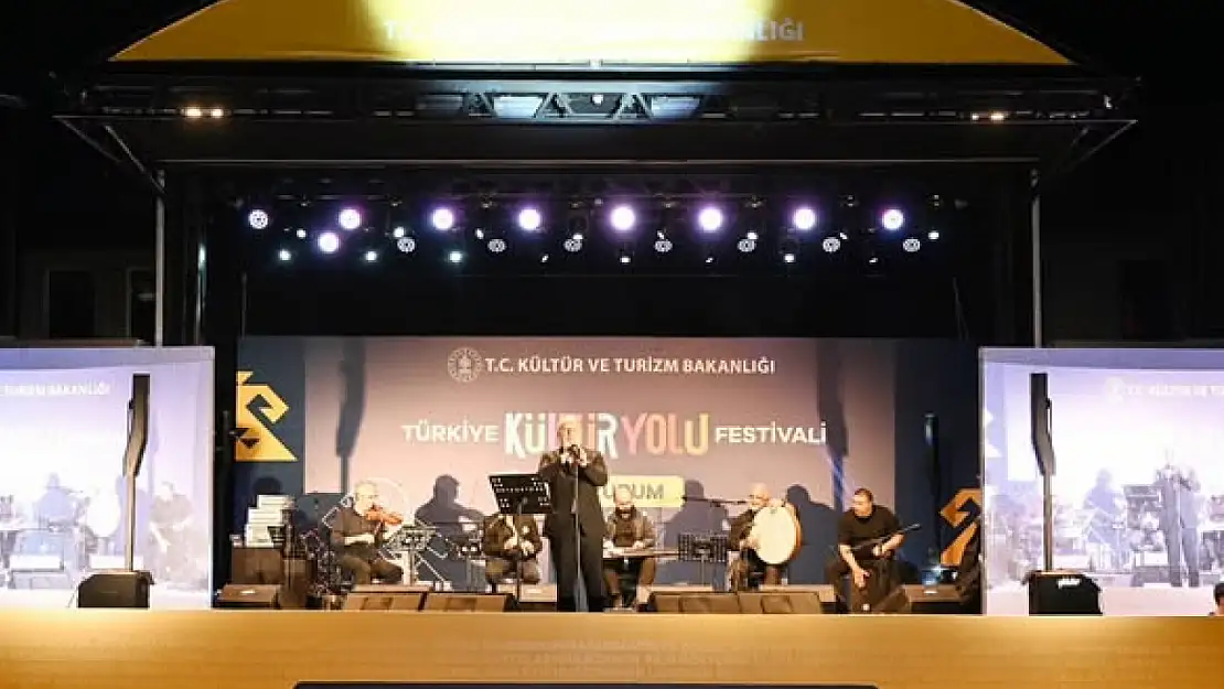Erzurum Valisi Mustafa Çiftçi, 'Gül Kokulu Naatler' Konserine Katıldı