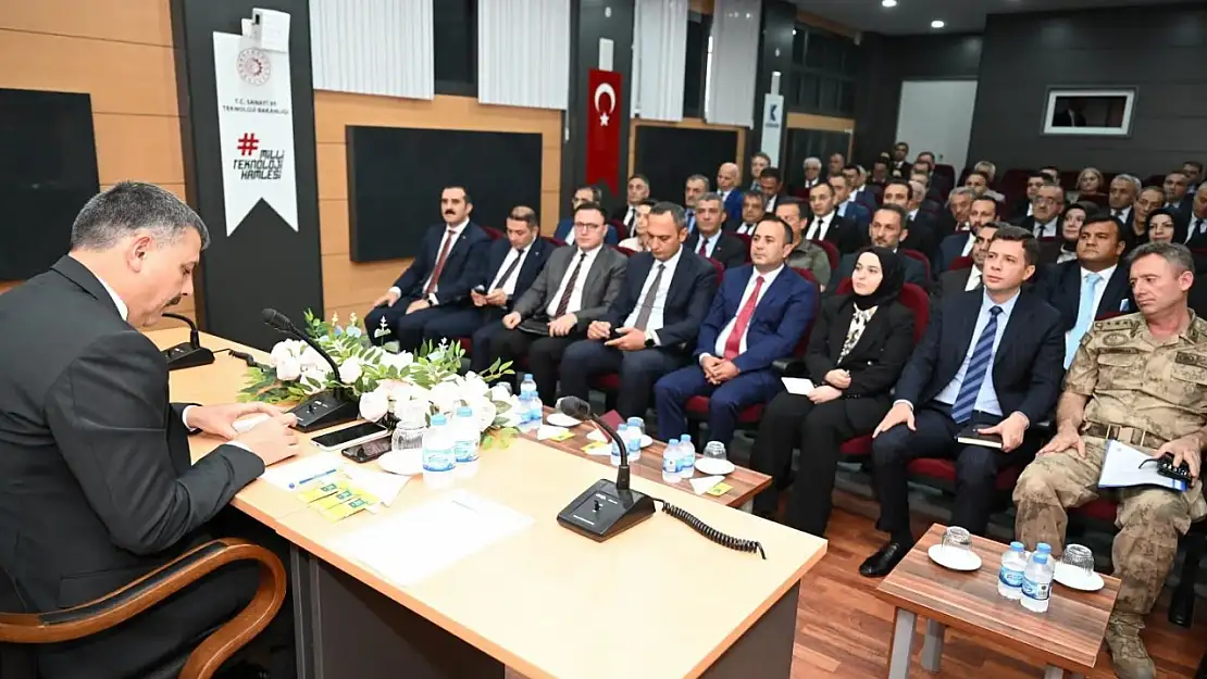 Erzurum Valisi'nden vatandaş odaklı hizmet vurgusu ve güvenlik talimatları!