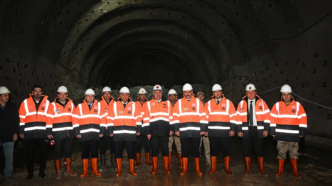 Erzurum ve Bingöl Valileri Çirişli Tüneli'ni inceledi