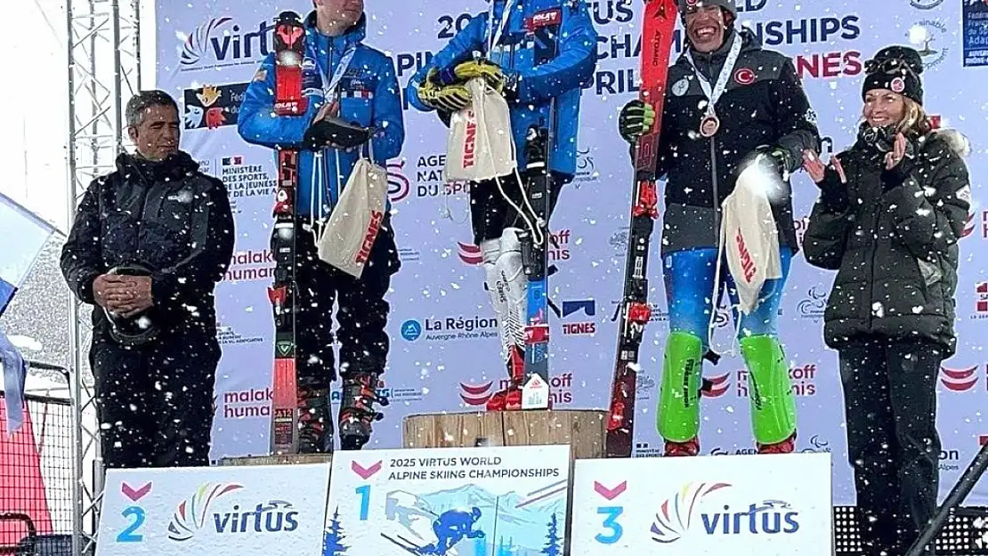 Erzurumlu milli sporcular Dünya kürsüsünde