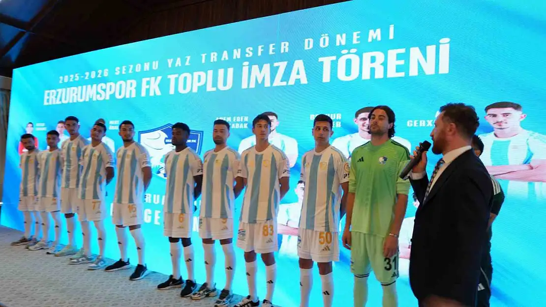 Erzurumspor'un Kadrosuna Katılan Yeni İsimler Düzenlenen Törende Tanıtıldı