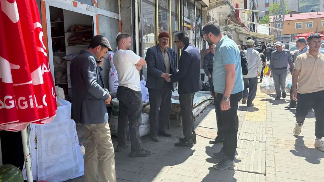 Eş Başkan Sırrı Söylemez'den Esnafa ve Vatandaşa Bayram Ziyareti