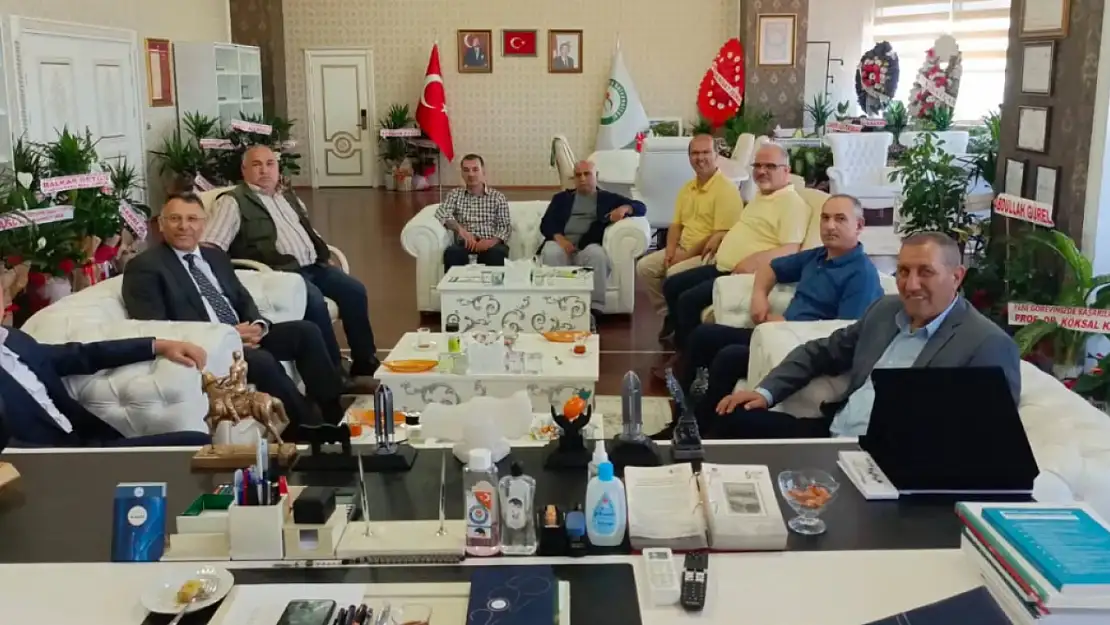 Eski Milletvekili Nurettin Aras ve Prof. Dr. Oğuz Tuncer'den Rektör Gürel'e Hayırlı Olsun Ziyareti