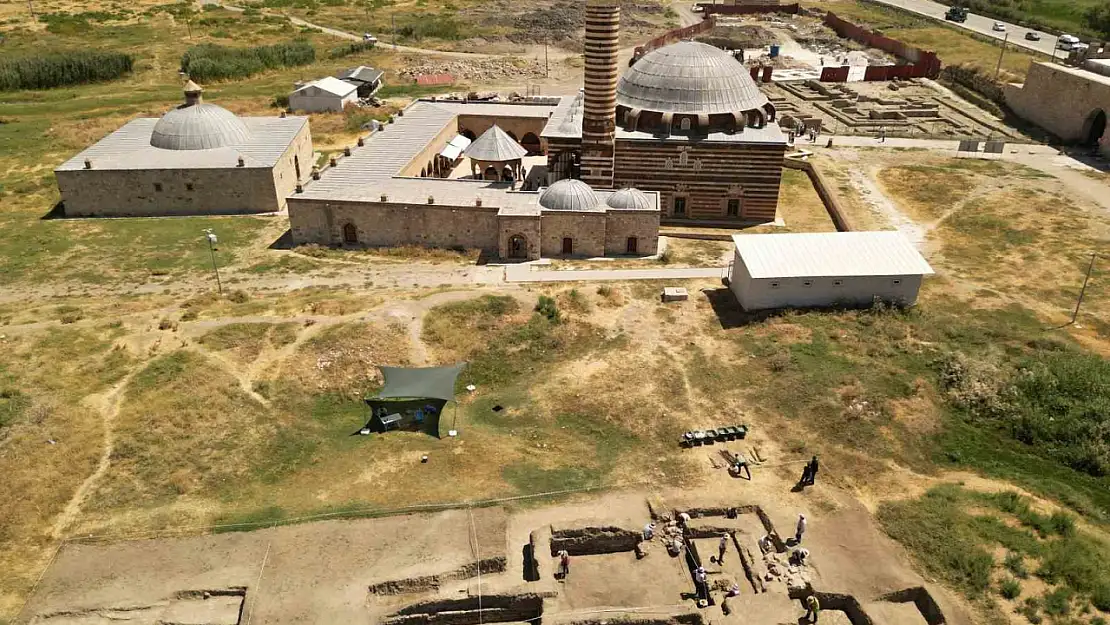 Eski Van Şehri'nde Osmanlı kışlası kazıları, 'Geleceğe Miras' projesiyle gün yüzüne çıkıyor!