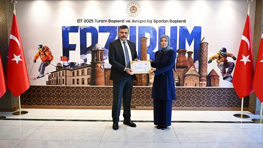 Esra Uslu Öztürk'e Vali Çiftçi'den Teşekkür ve Başarı Belgesi Töreni düzenlendi