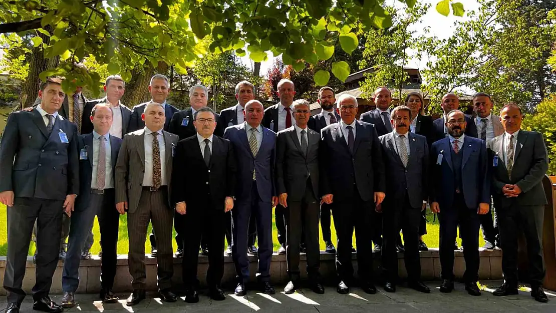 ETSO heyeti TBMM'de Erzurum'un yatırımları ve demiryolu projelerini masaya yatırdı