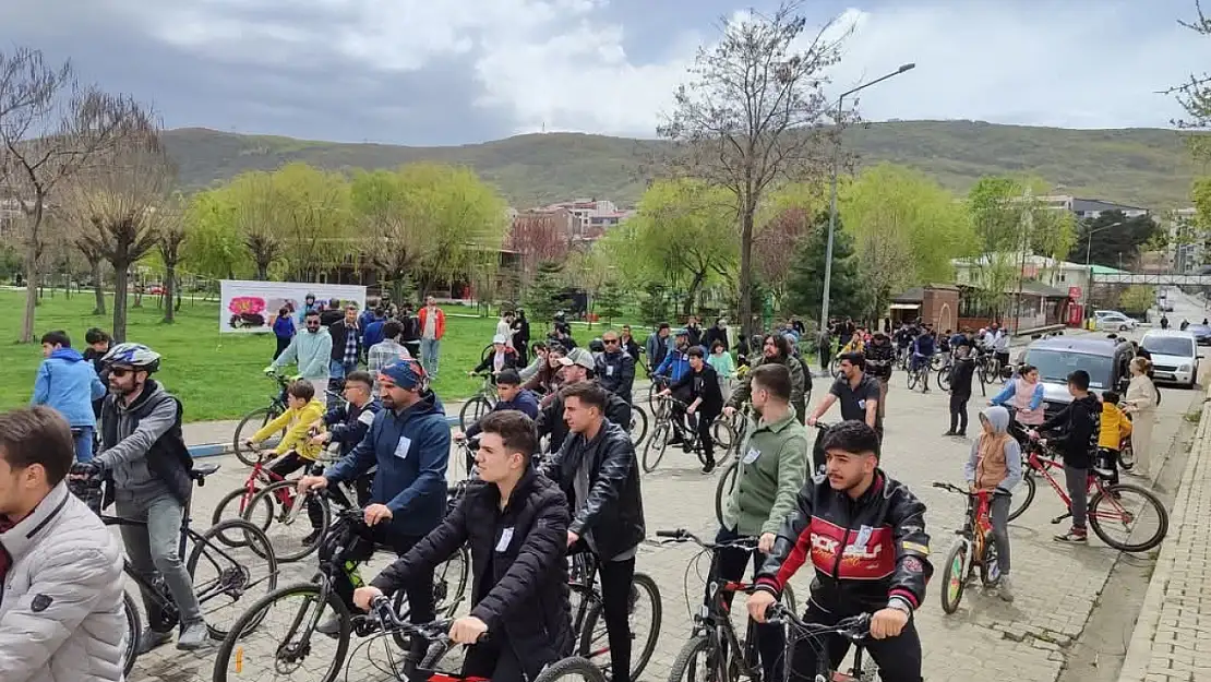 Ferhat Orak anısına Tatvan'da bisiklet turu düzenlendi!