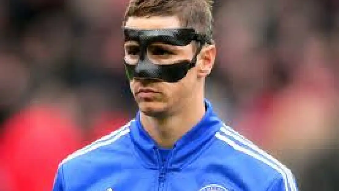 Futbolcular Neden Maske Takar? İşte Sahada Maske Kullanımının Gerçek Nedenleri