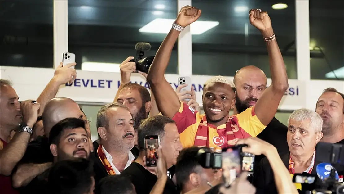 Galatasaray'ın Osimhen transferi Türk futbol tarihine geçti