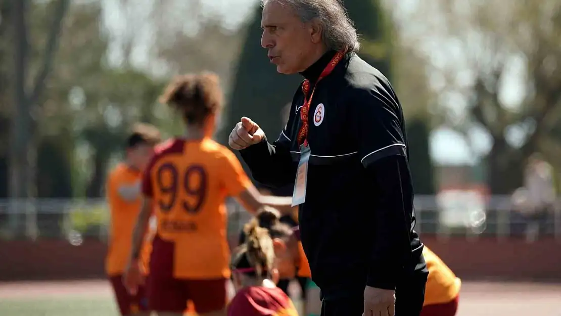 Galatasaray kadın futbol takımında sürpriz ayrılık