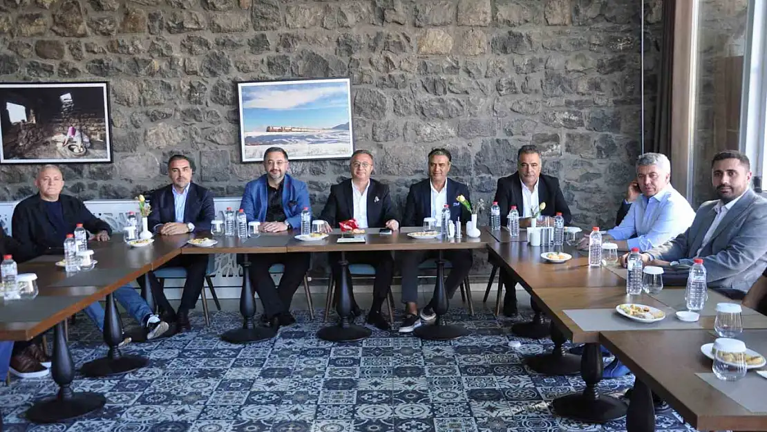 Gazi Kars Eğitim ve Kültür Vakfı, Medya Temsilcileriyle Bir Araya Geldi