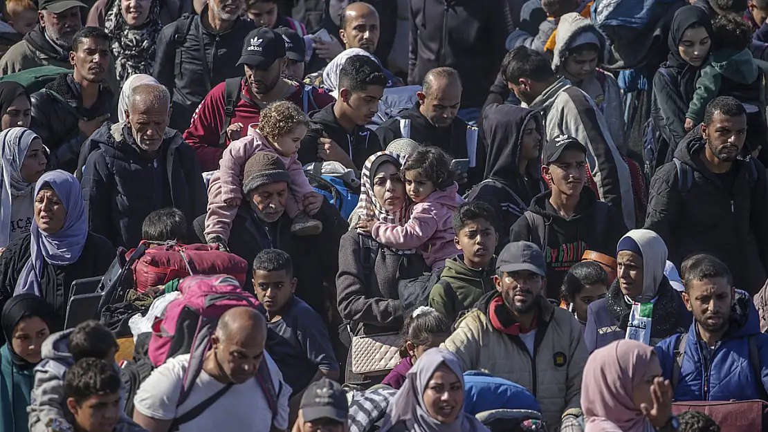 Gazze Şeridi'nde 300 binden fazla Filistinli evlerine geri döndü